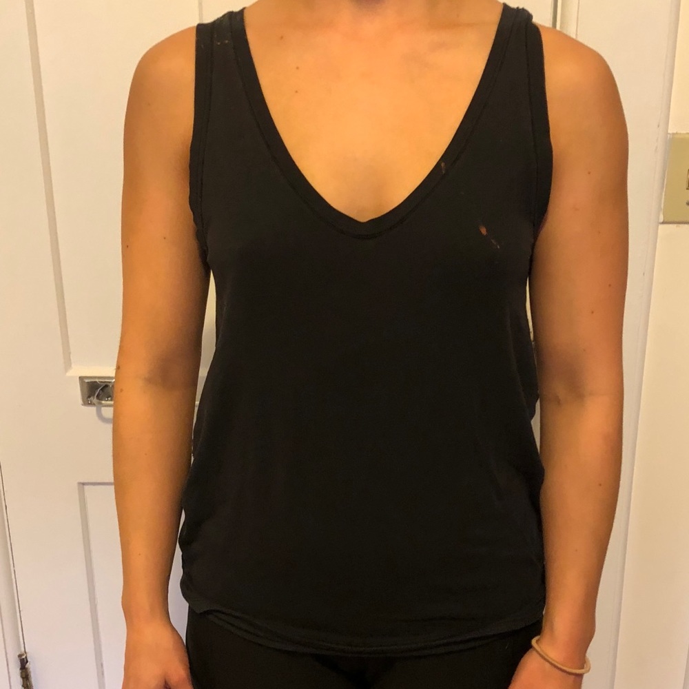 Black lululemon tank top